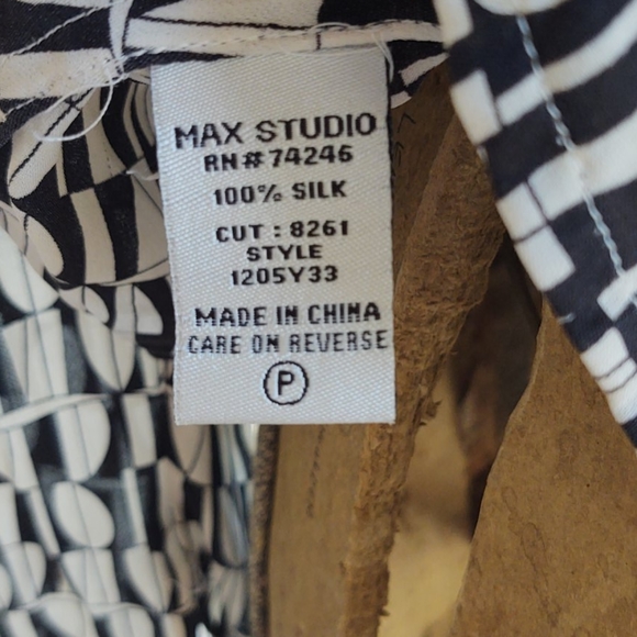 Geometric silk blouse - Picture 3 of 3